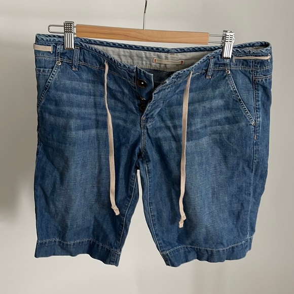 Gap Jeans Limited Edition Bermuda Denim Shorts - Picture 1 of 5